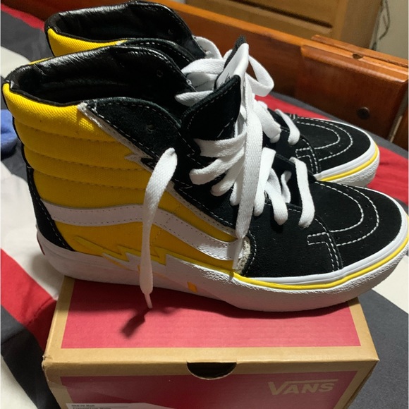 Vans - Picture 1 of 5